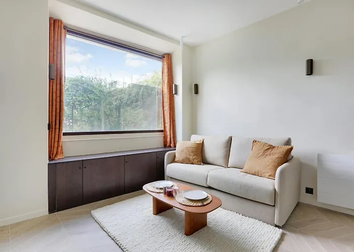 Voltaire - Republique Luxury Apartment