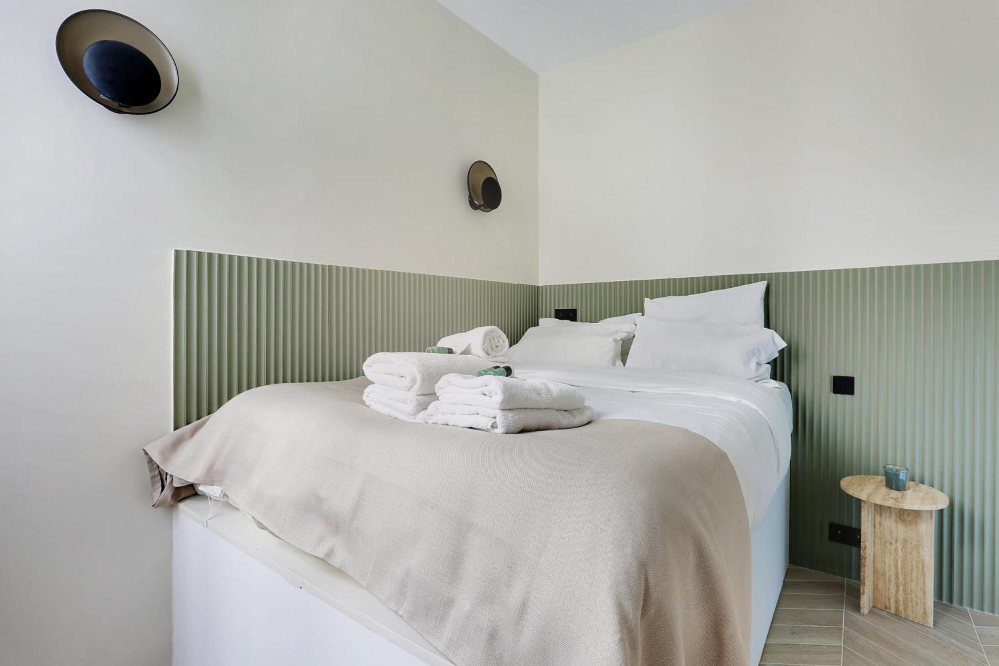 Voltaire - Republique Luxury * Parigi