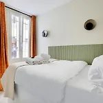 Voltaire - Republique Luxury Apartment