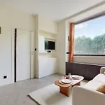 Voltaire - Republique Luxury Apartment