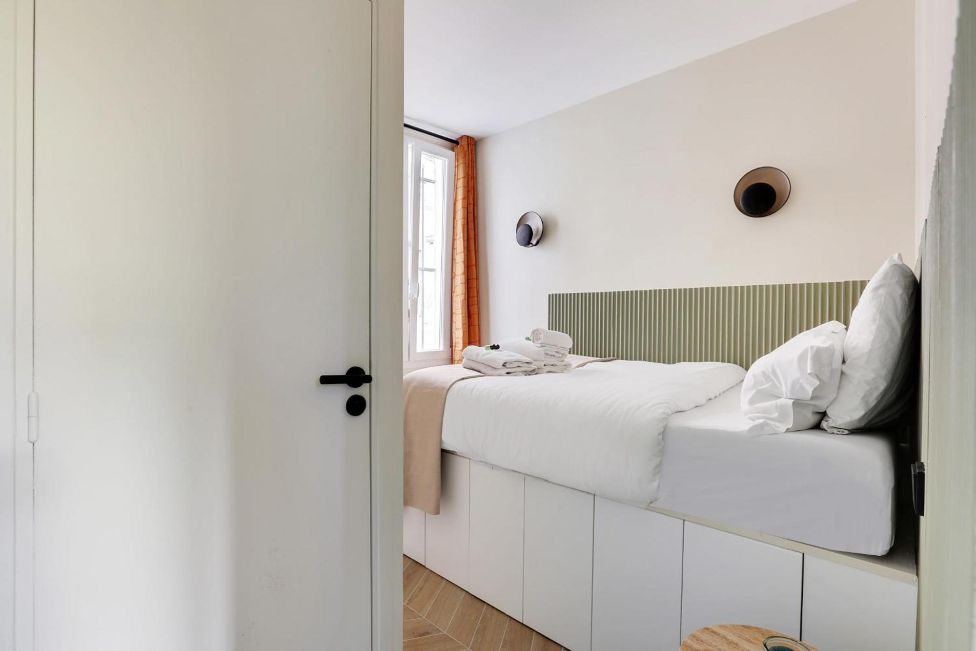 Voltaire - Republique Luxury *