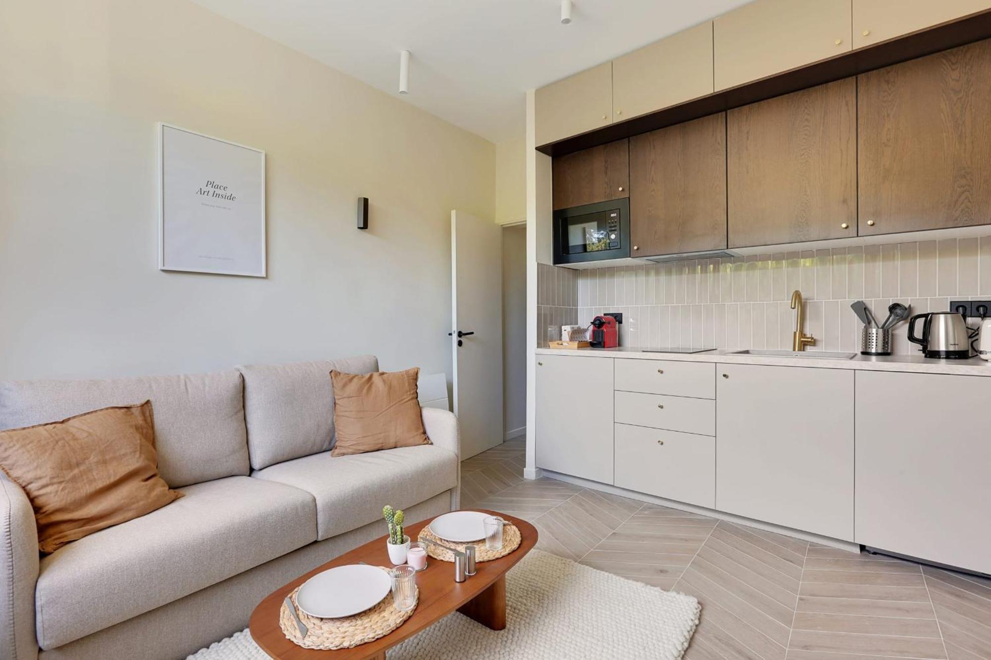 Voltaire - Republique Luxury *